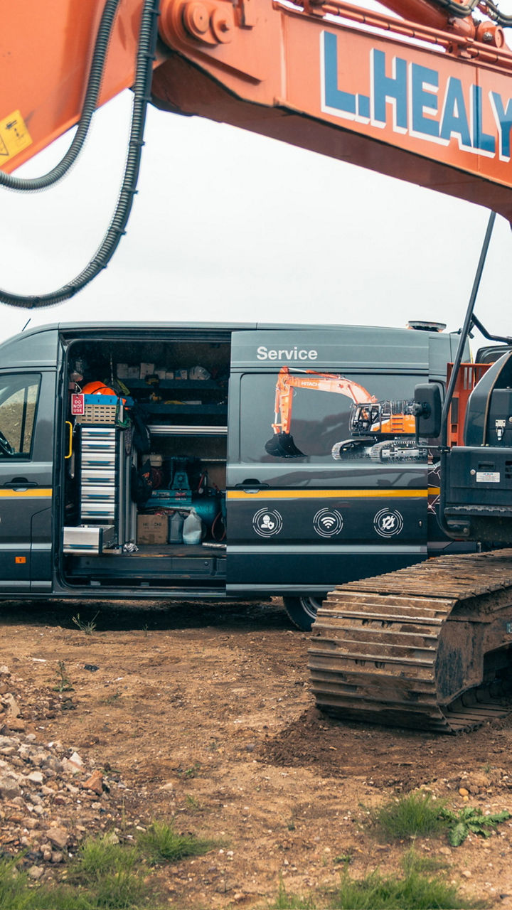 Baustelle mit MAN TGE und Bagger